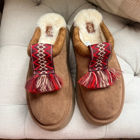 UGG Chestnut Tazzle Slip-Ons - Picture 1 of 6
